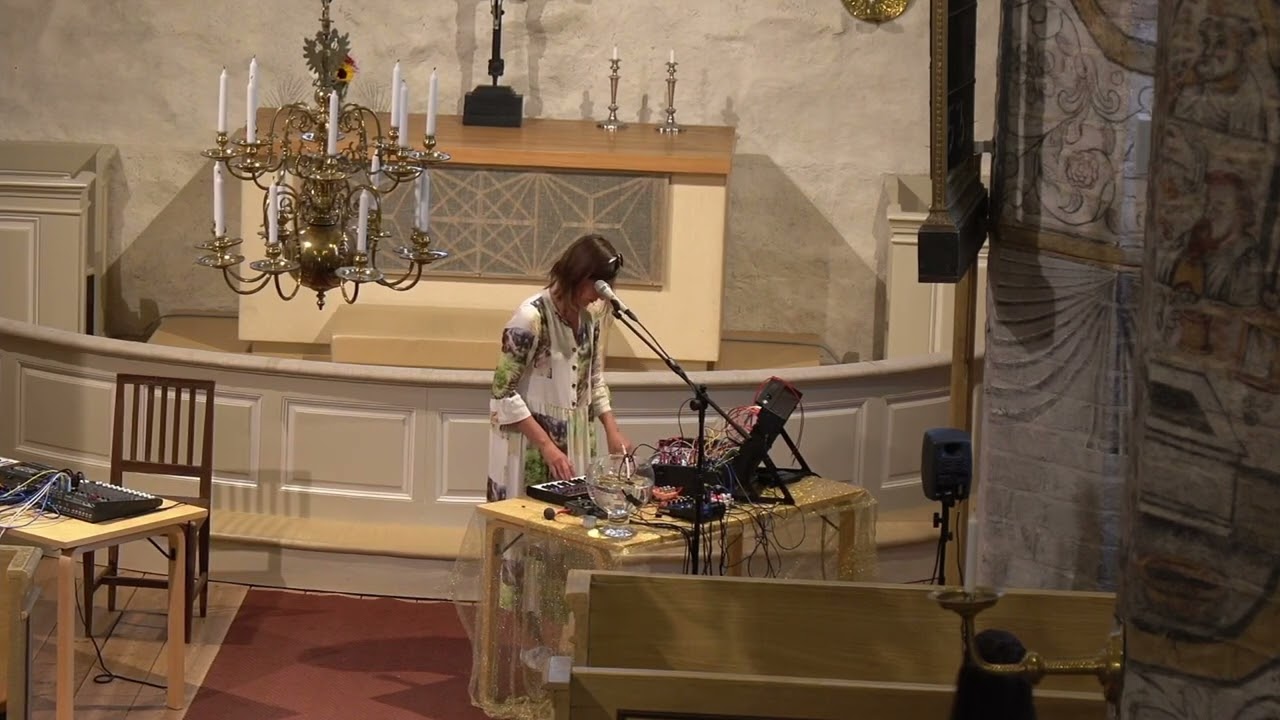 Bild tagen från en Ambient Arkipelag konsert i Tenala kyrka.